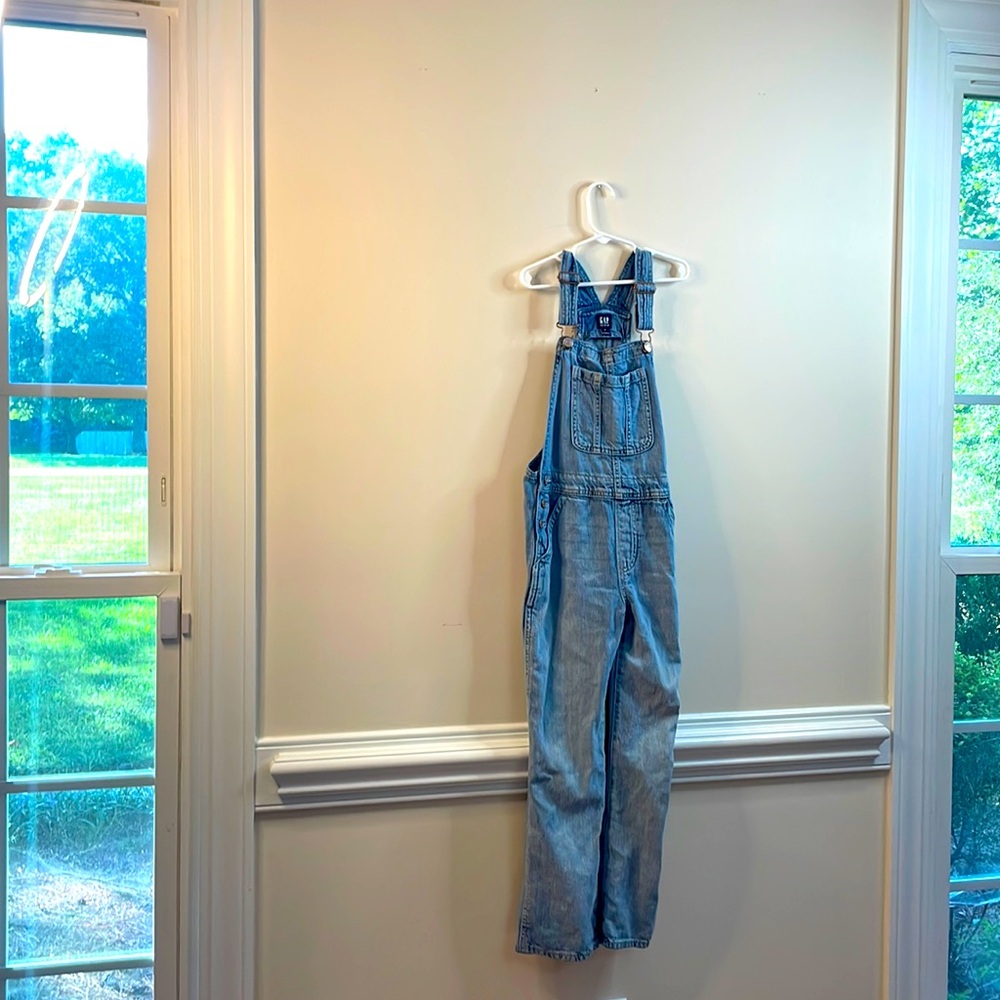 Gap denim overalls. Size M (6-7).